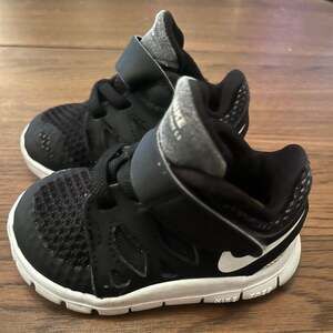 Nike Free Run 2 TDV Hook & Loop Toddler Shoes Black/White